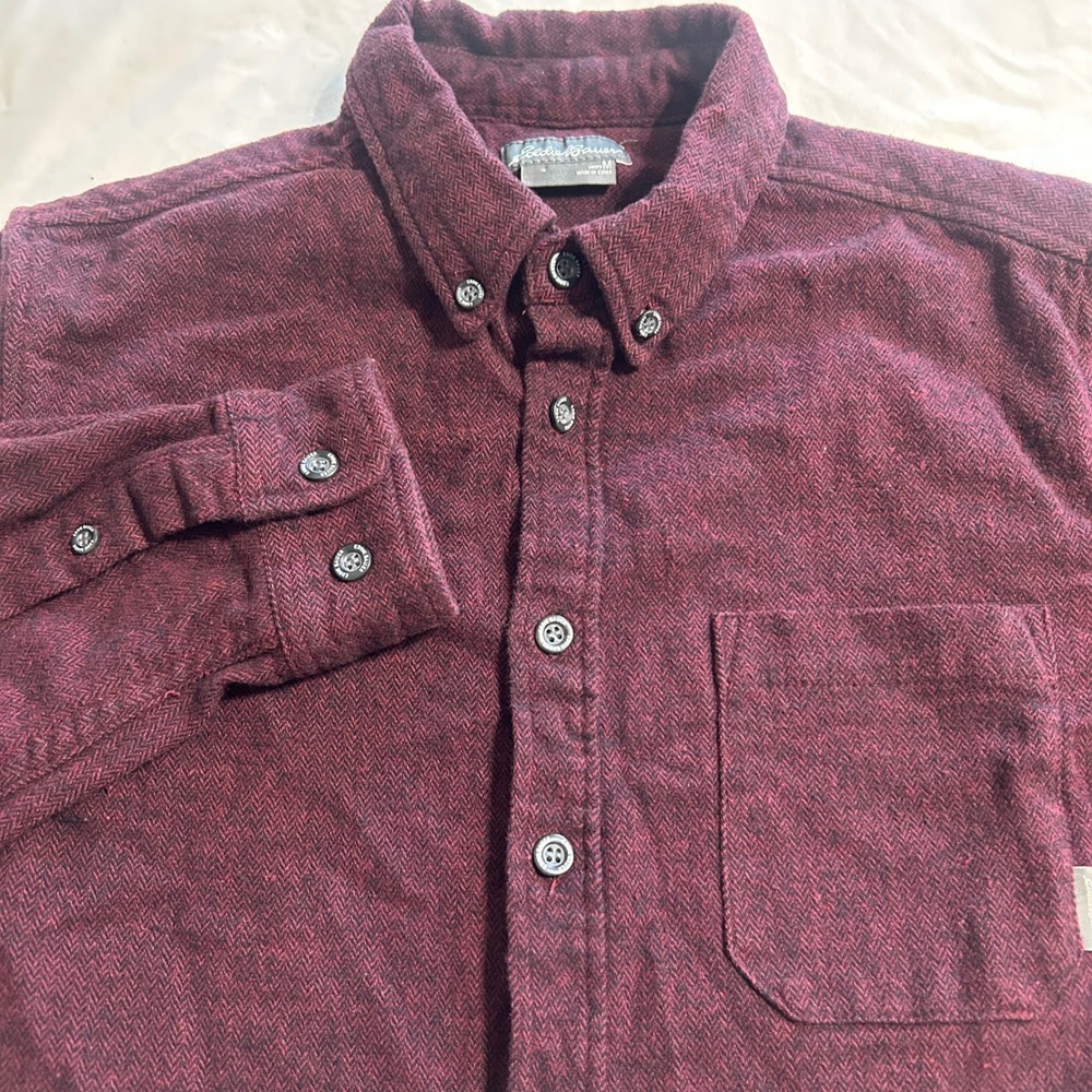 Eddie Bauer Mens Burgundy Herringbone Button Down Flannel Shirt Medium EM32LW202